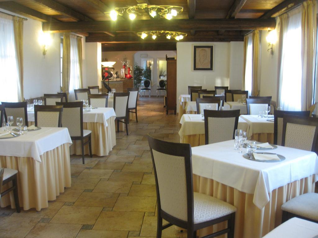 Albergo Giardino Sannazzaro de' Burgondi 外观 照片