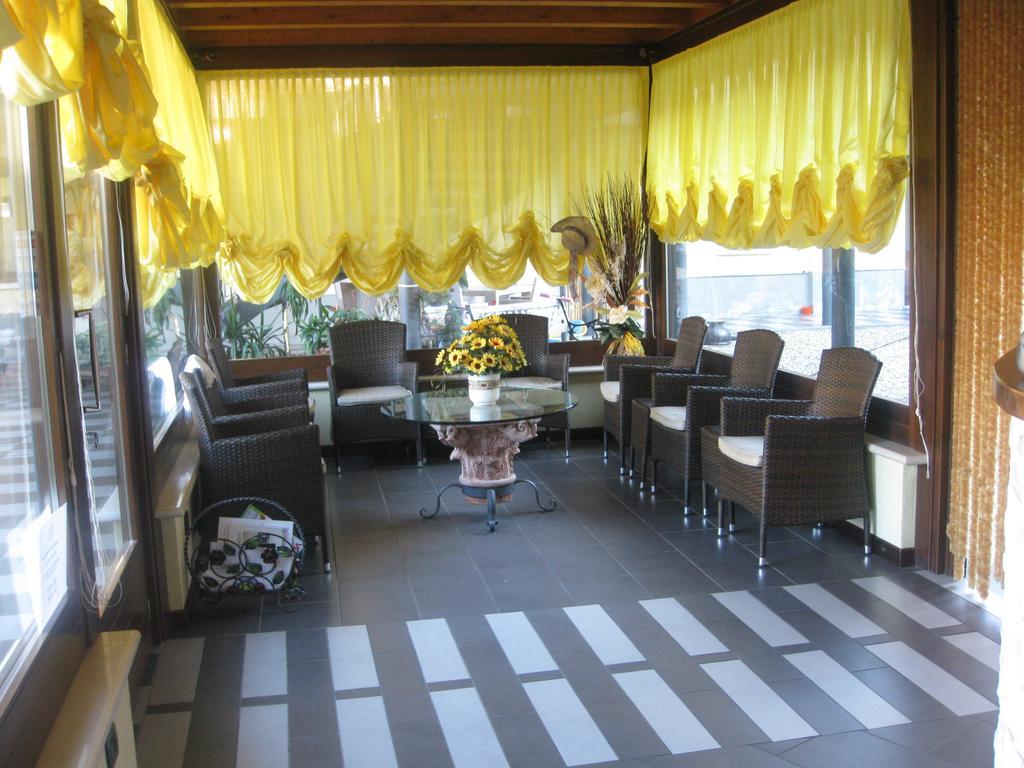 Albergo Giardino Sannazzaro de' Burgondi 外观 照片